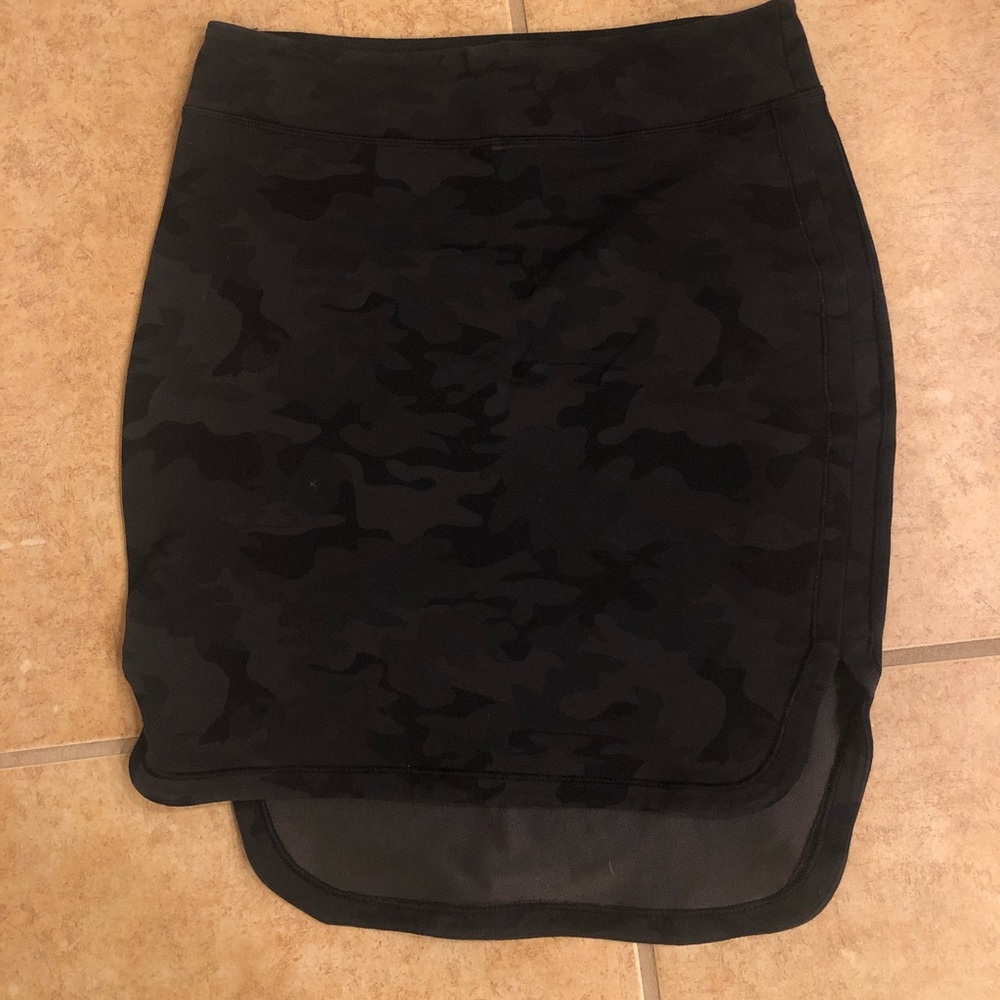 Rare** Lululemon Camo skirt